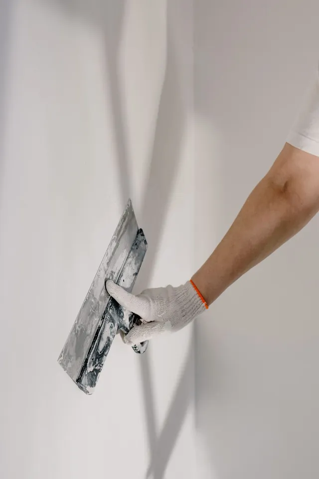 Mur repris au couteau à enduire